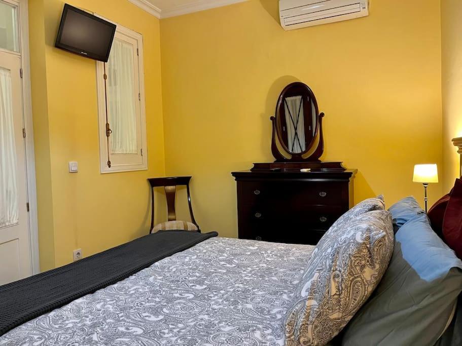 Apartamento Suite Alameda De Hercules Севілья Екстер'єр фото