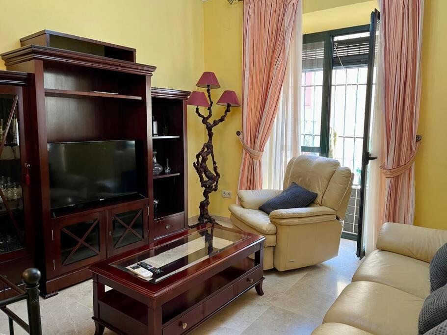 Apartamento Suite Alameda De Hercules Севілья Екстер'єр фото