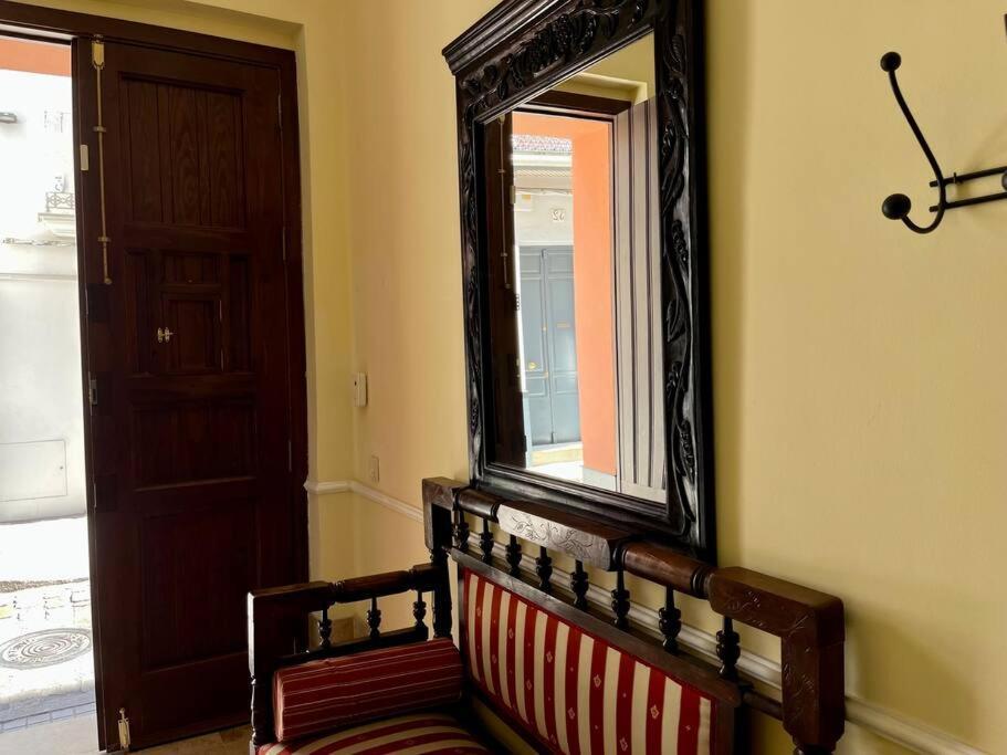 Apartamento Suite Alameda De Hercules Севілья Екстер'єр фото