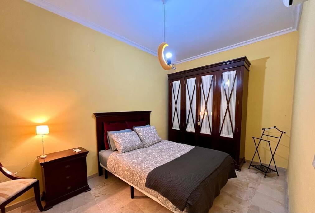 Apartamento Suite Alameda De Hercules Севілья Екстер'єр фото